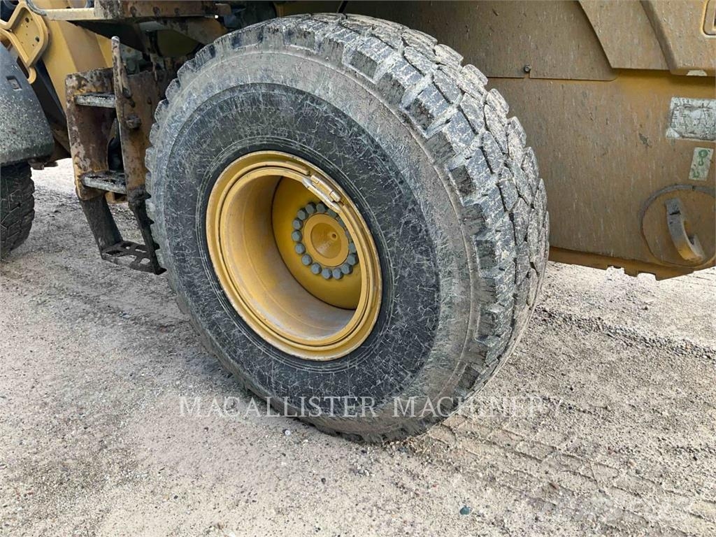 CAT 926M Kolesni nakladalci