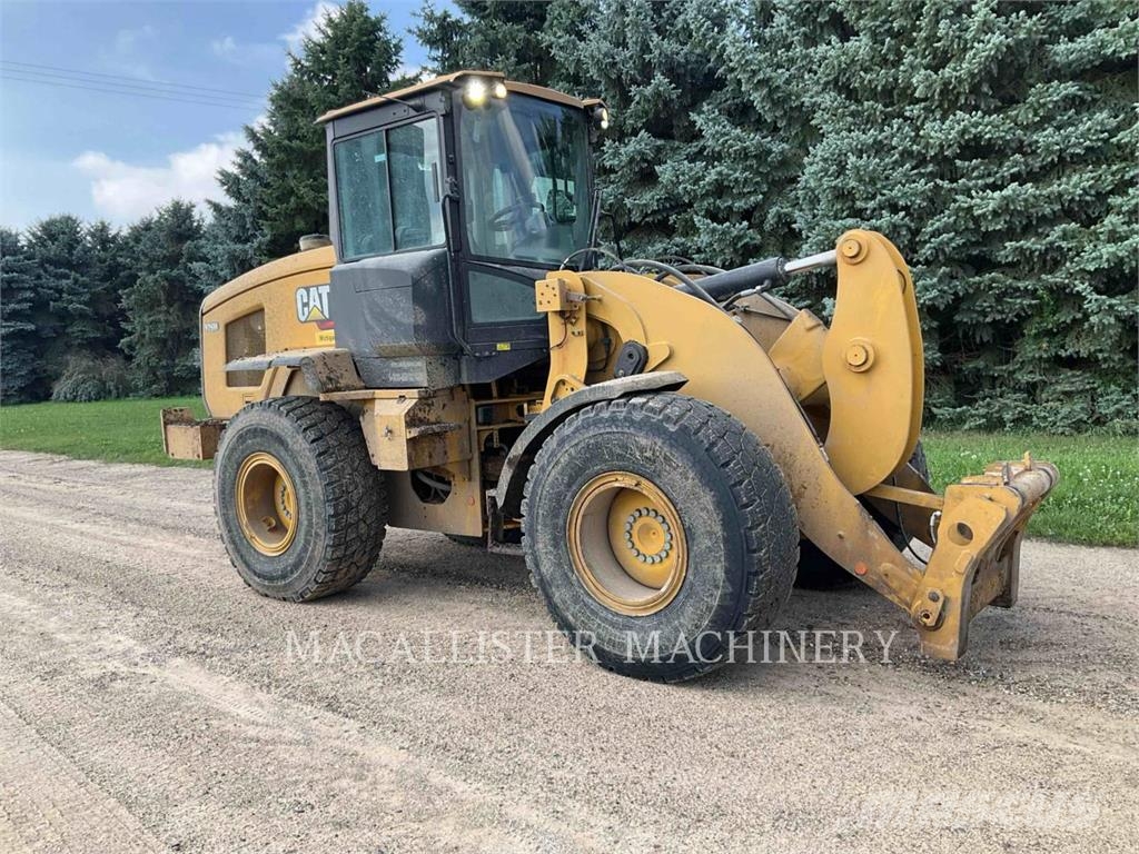 CAT 926M Kolesni nakladalci
