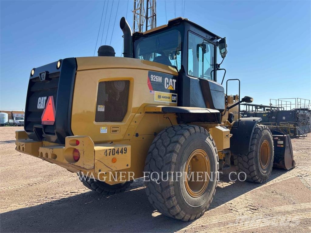 CAT 926M Pale gommate