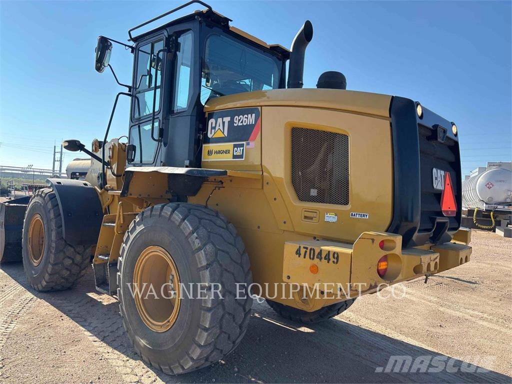 CAT 926M Pale gommate