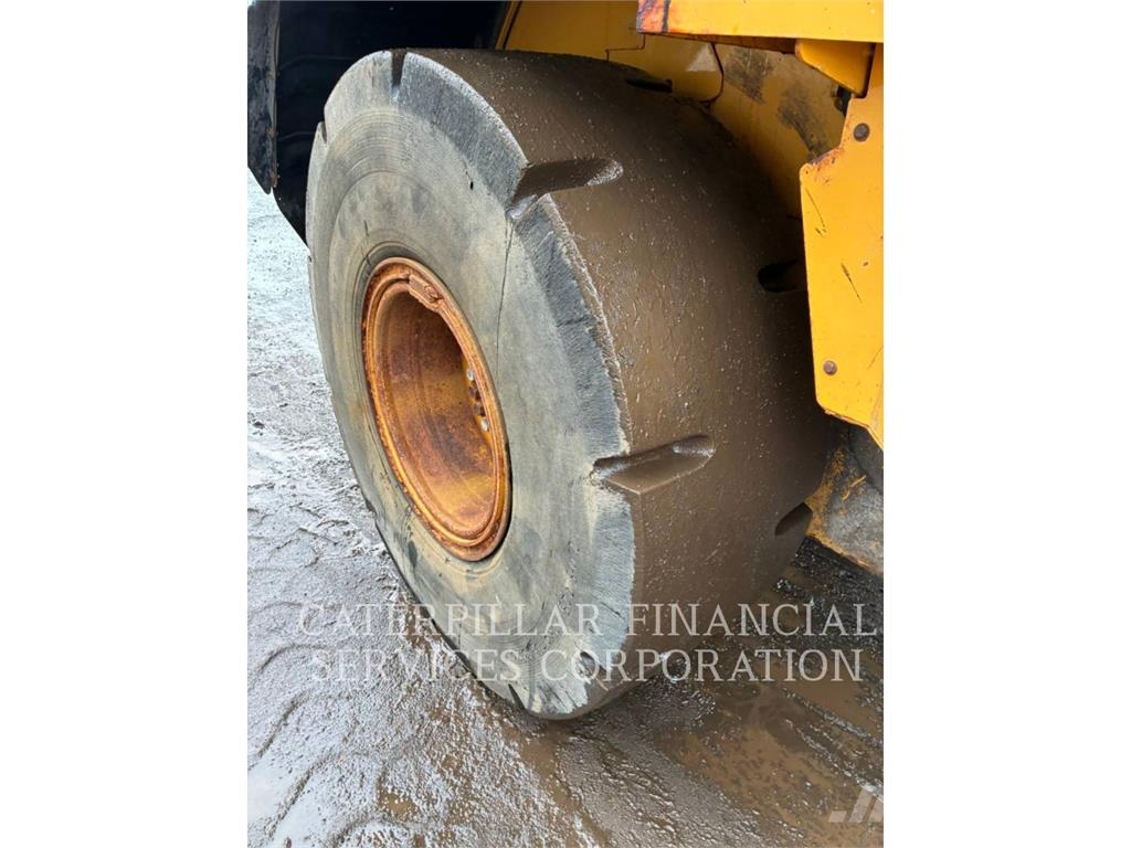 CAT 926M لوادر بعجل