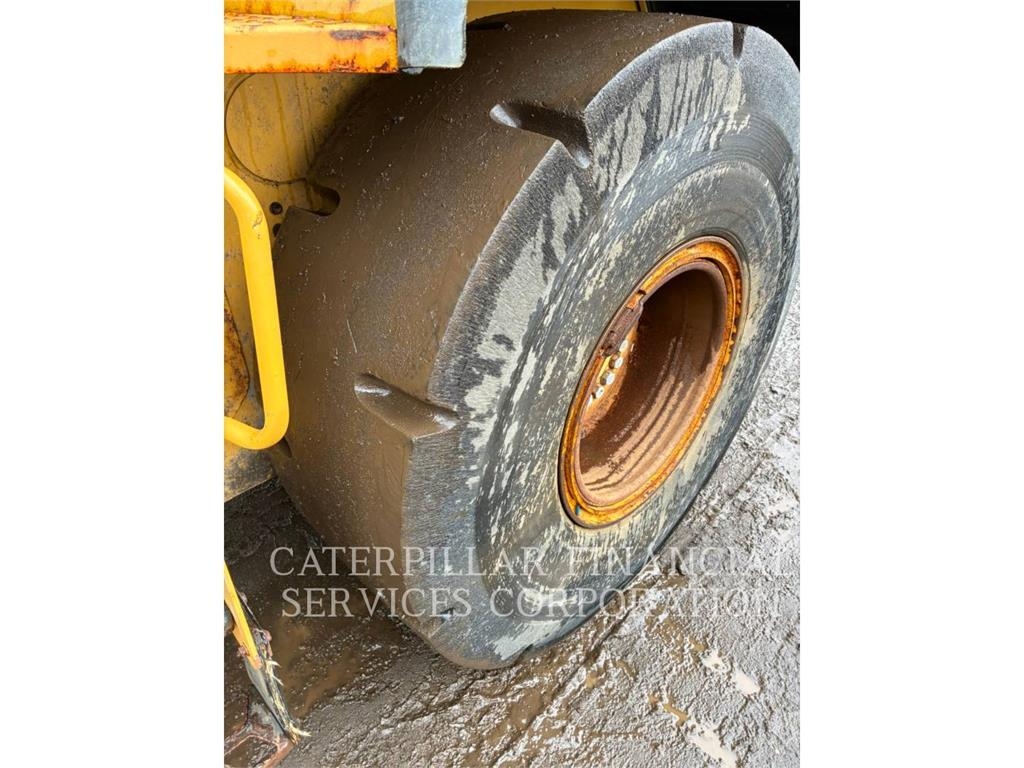 CAT 926M لوادر بعجل