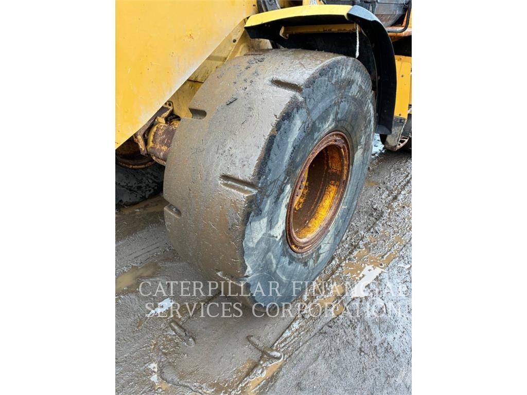 CAT 926M لوادر بعجل