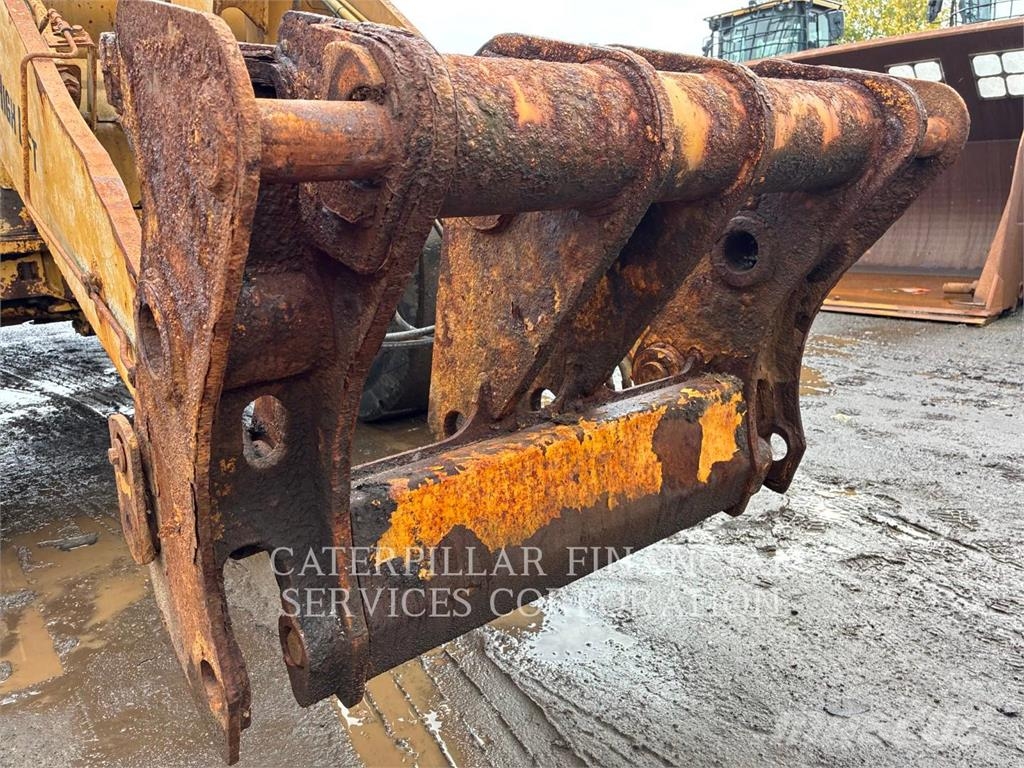 CAT 926M لوادر بعجل