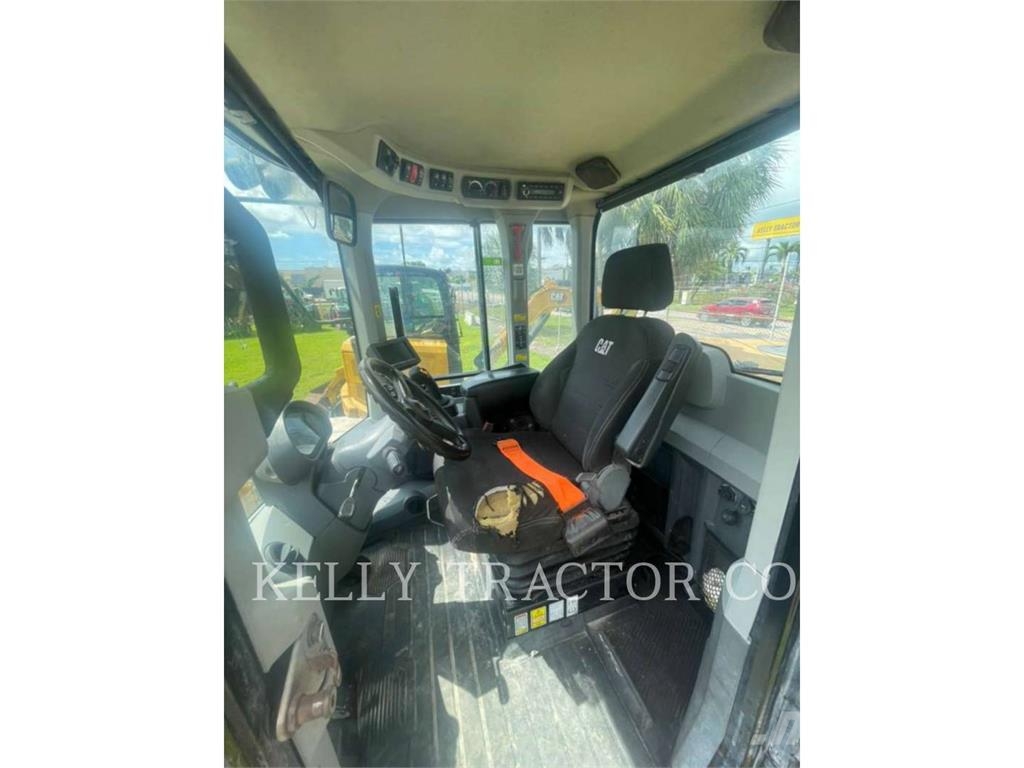 CAT 926M 휠로우더