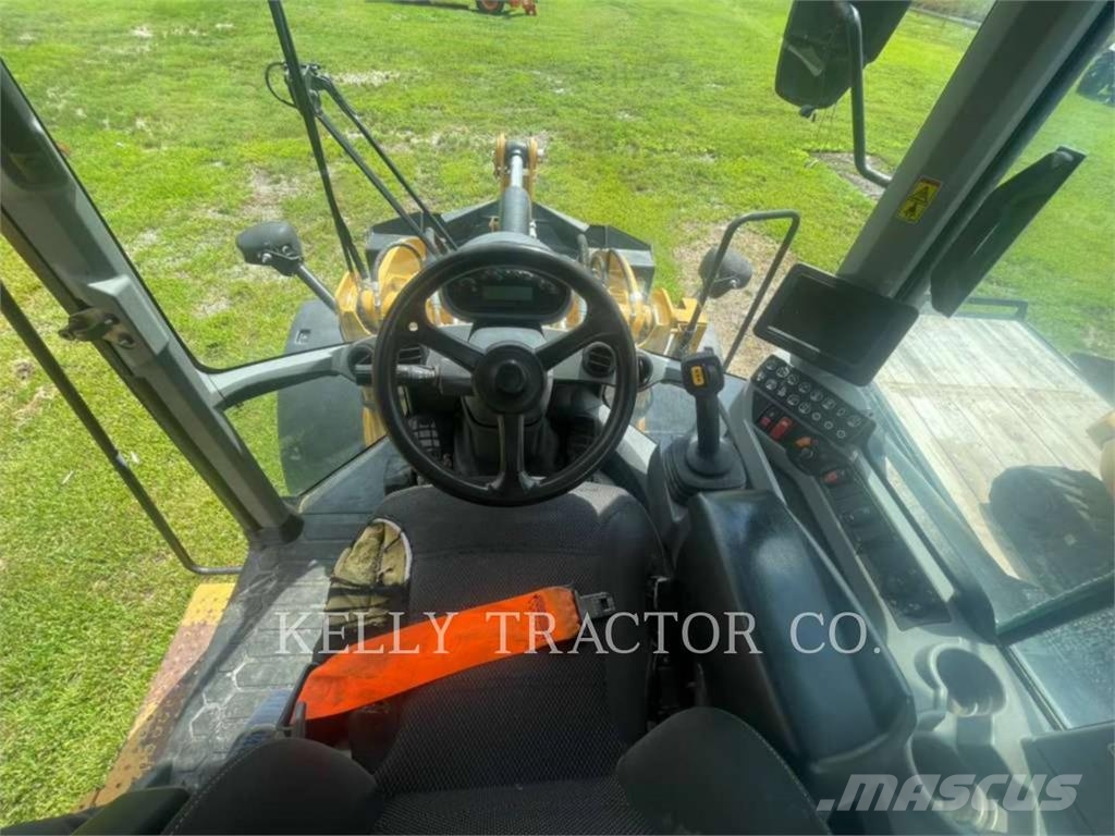 CAT 926M 휠로우더