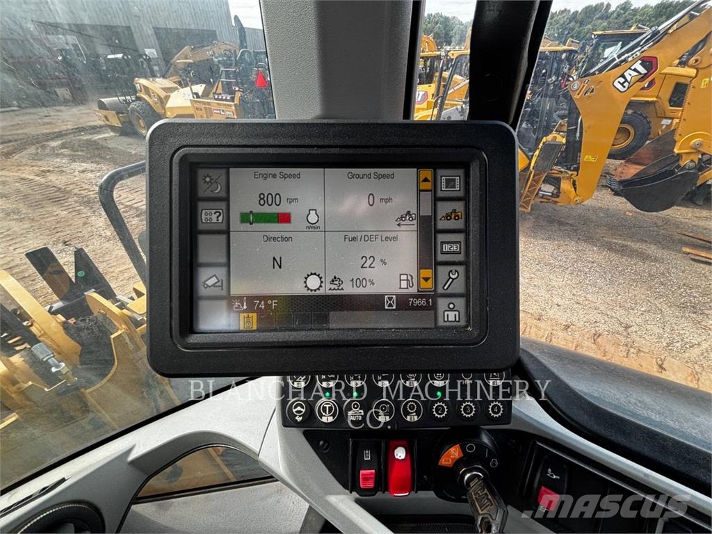 CAT 926M Iekrāvēji uz riteņiem