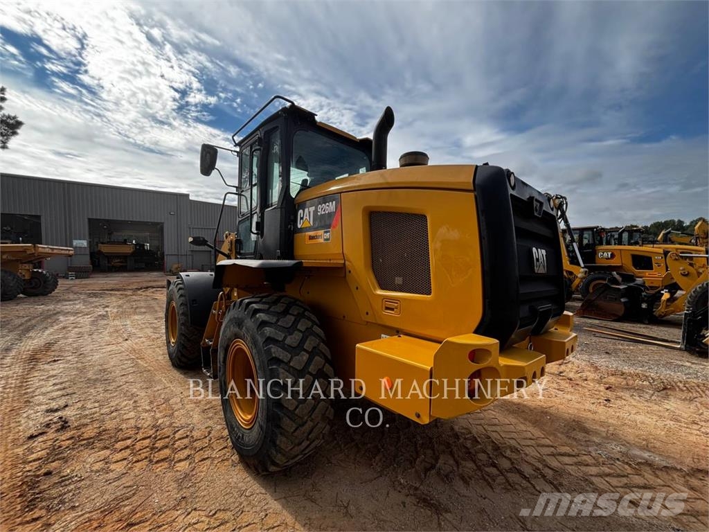 CAT 926M Iekrāvēji uz riteņiem
