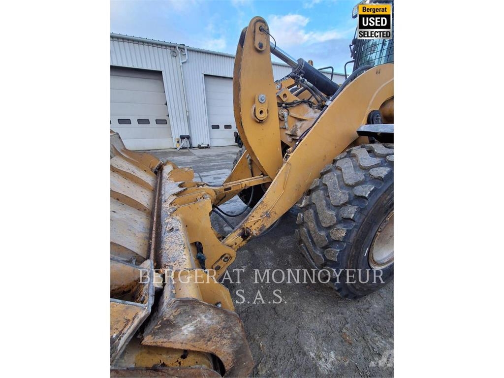 CAT 926M Chargeuse sur pneus
