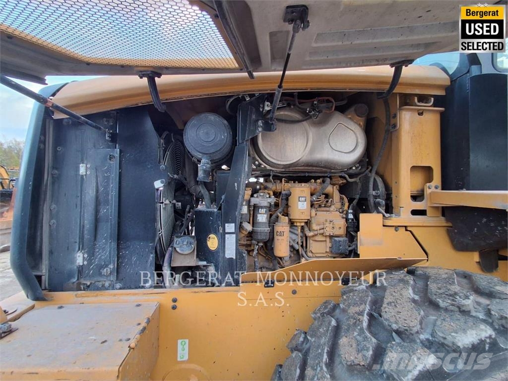 CAT 926M Chargeuse sur pneus