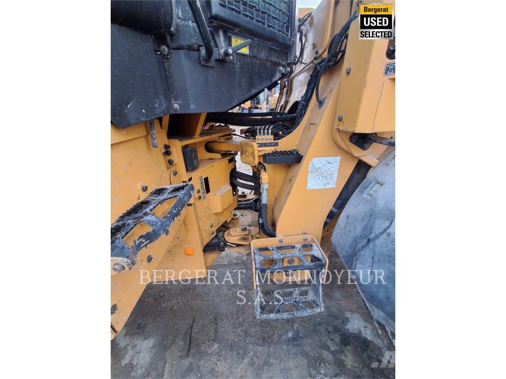 CAT 926M Chargeuse sur pneus