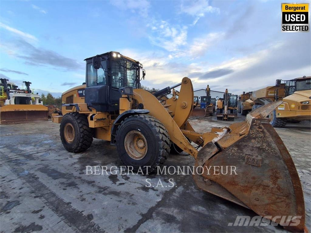 CAT 926M Chargeuse sur pneus