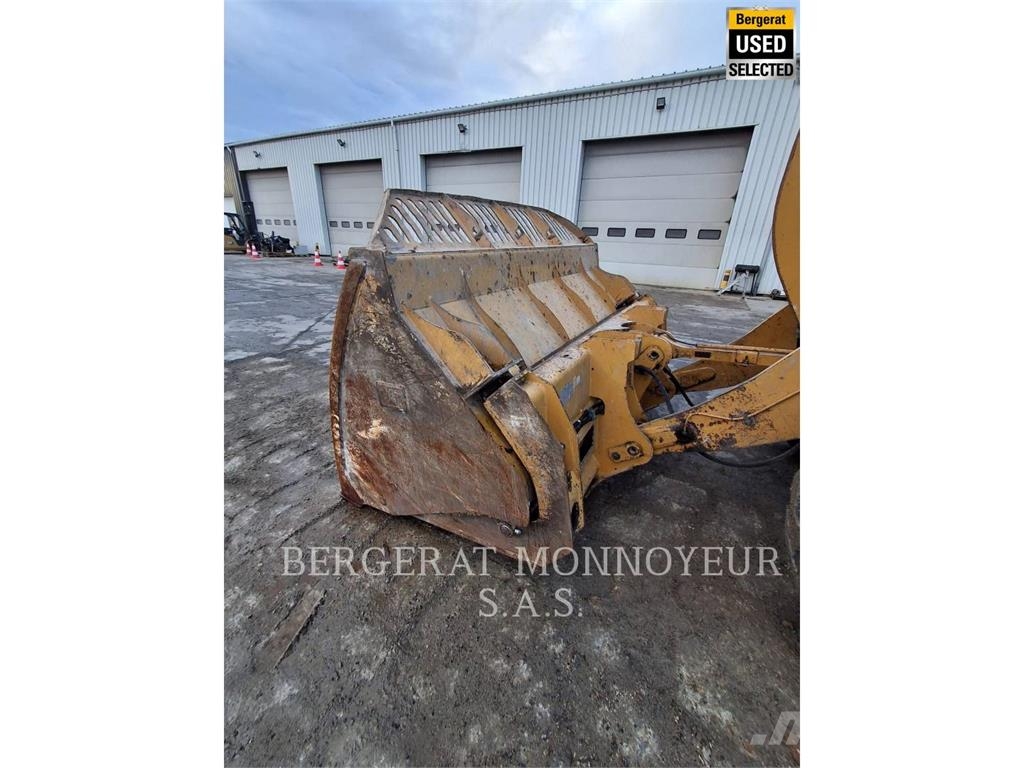 CAT 926M Chargeuse sur pneus