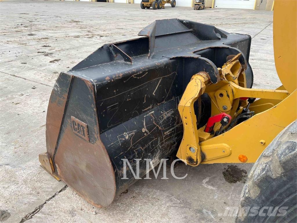 CAT 926M Rataslaadurid