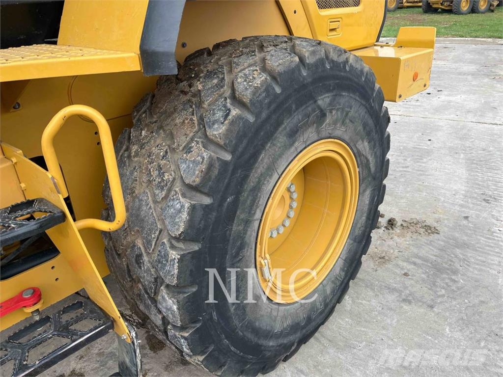 CAT 926M Rataslaadurid
