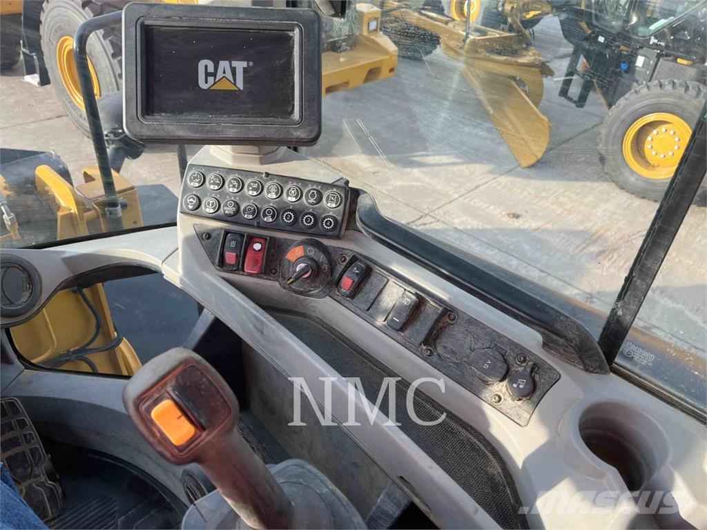 CAT 926M Rataslaadurid