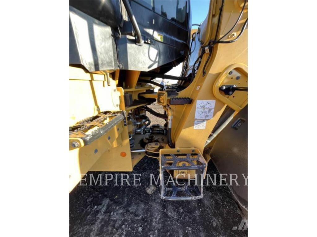 CAT 926M FC Iekrāvēji uz riteņiem