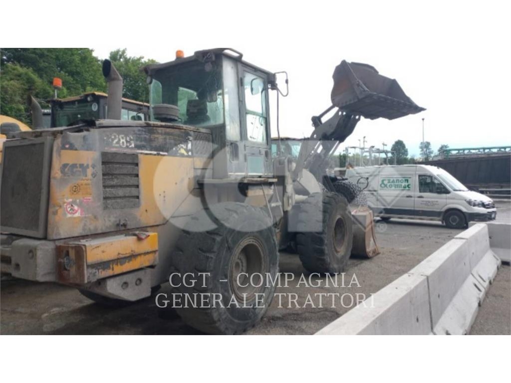 CAT 928G Фронтальные погрузчики