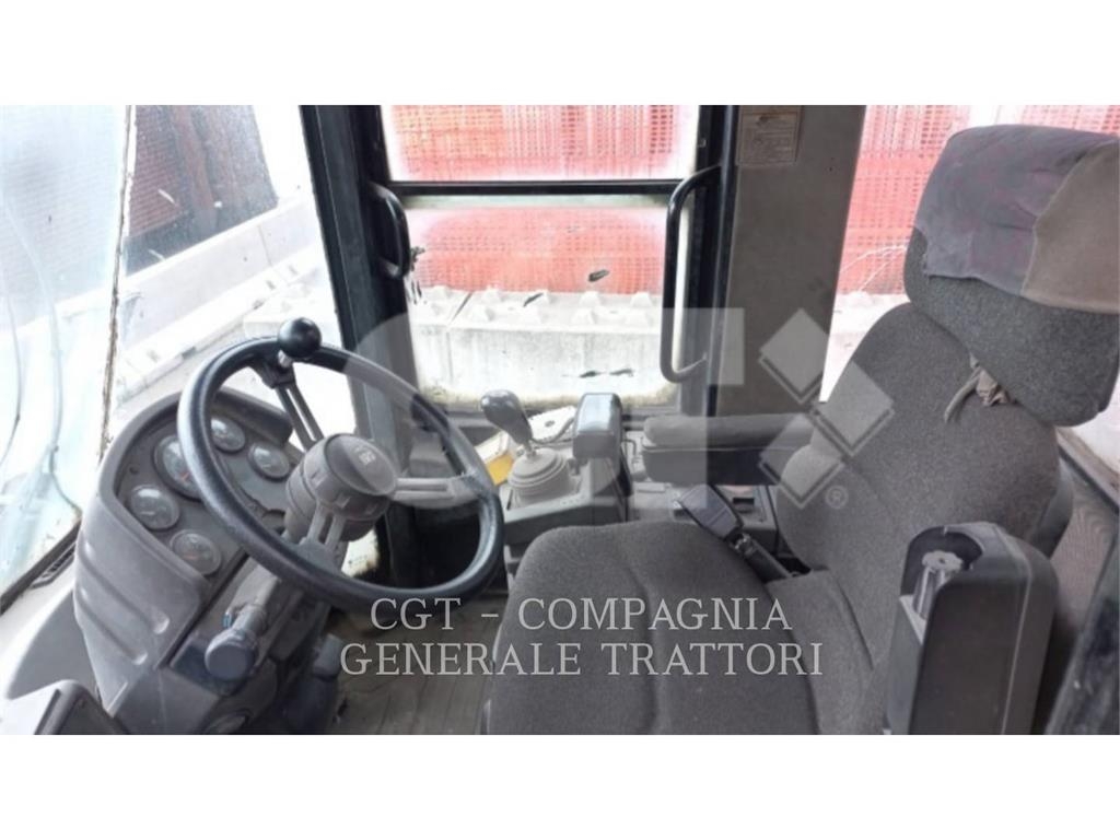 CAT 928G Фронтальные погрузчики