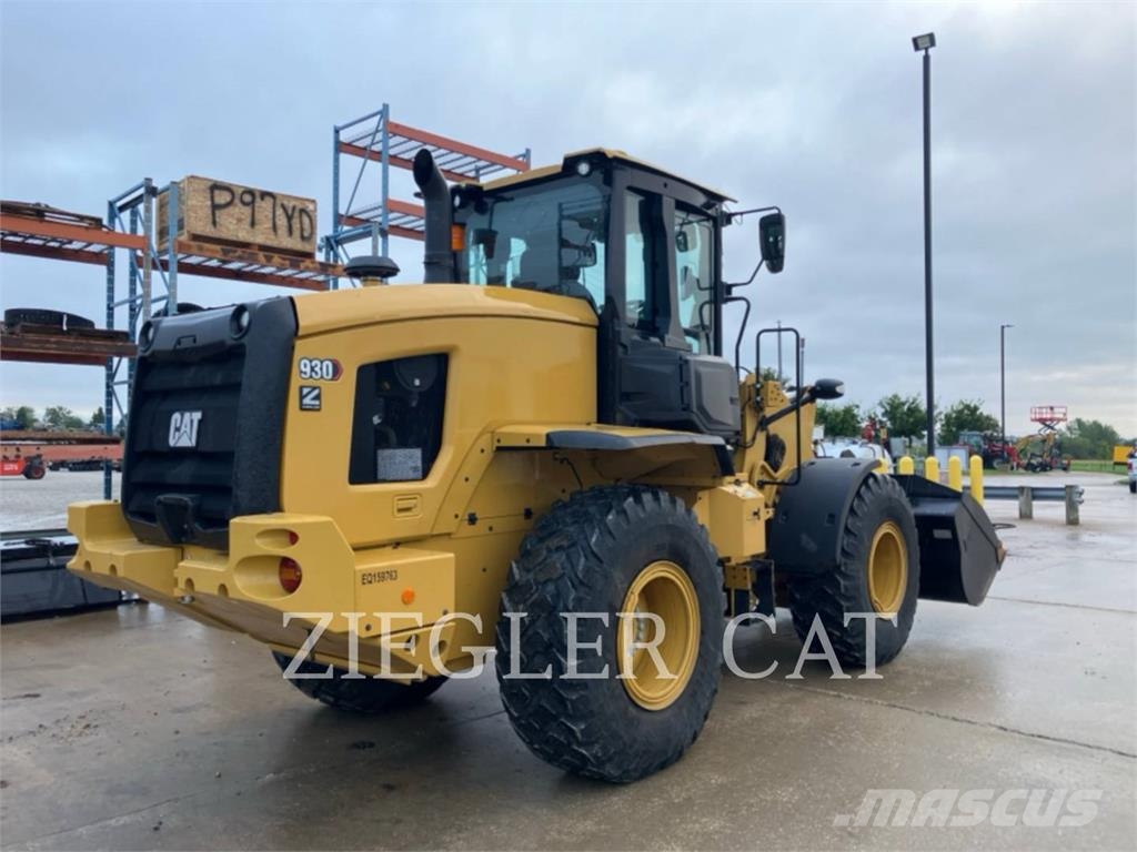 CAT 930 Kolesni nakladalci