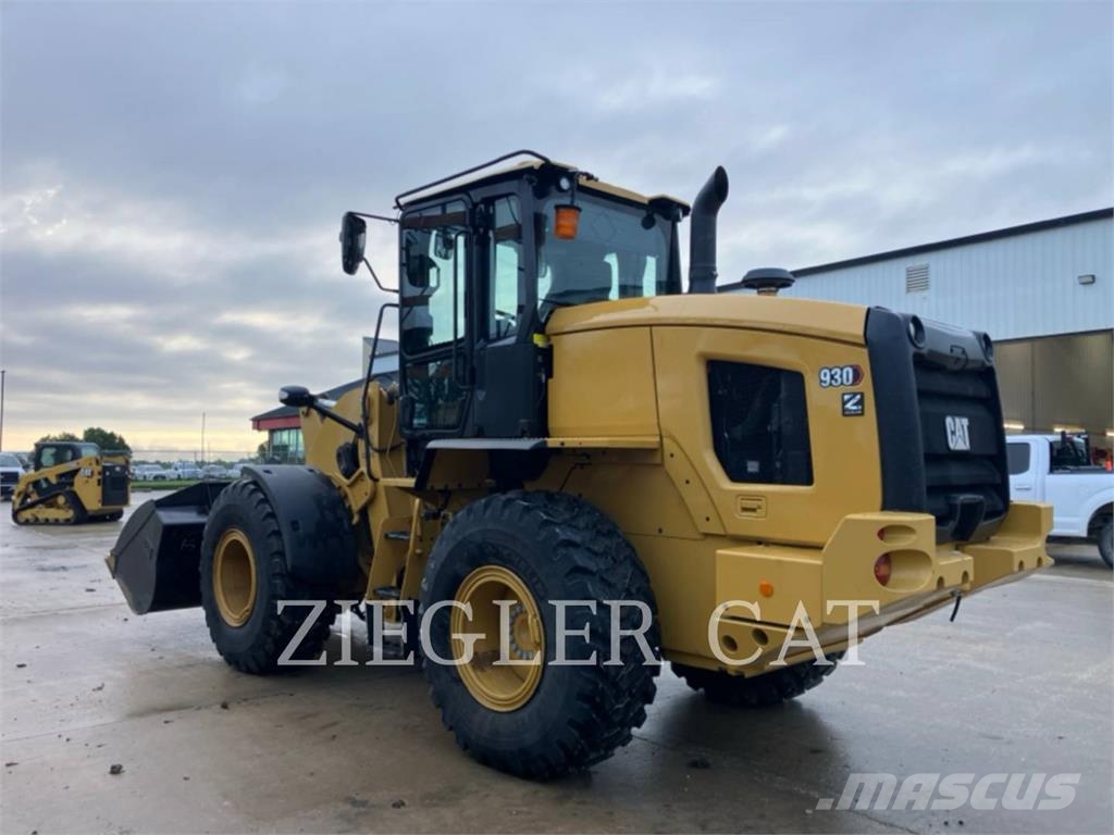 CAT 930 Kolesni nakladalci