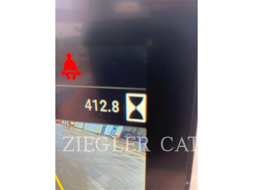 CAT 930 Kolesni nakladalci