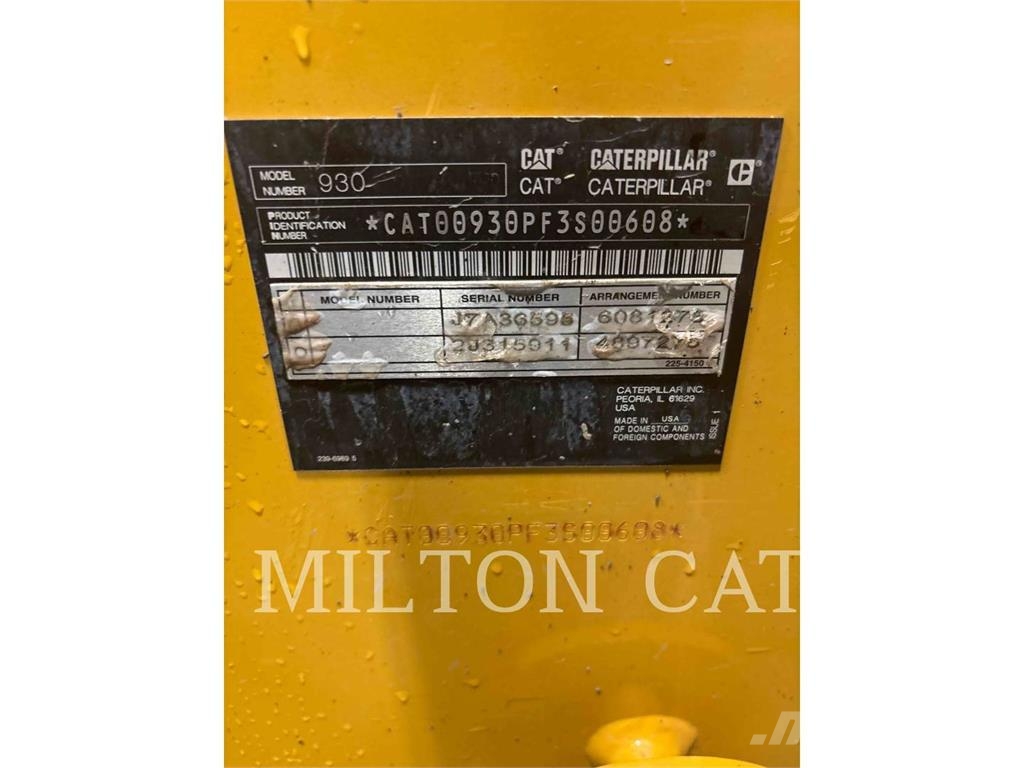 CAT 930 Iekrāvēji uz riteņiem