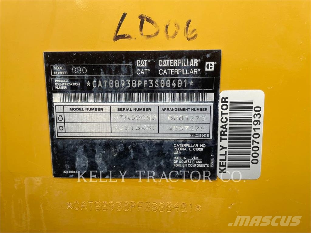 CAT 930-14 لوادر بعجل