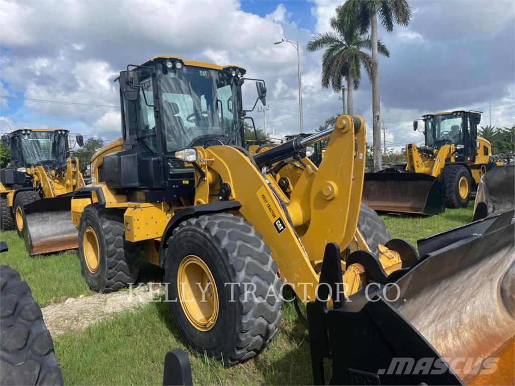 CAT 930-14 Gumikerekes homlokrakodók