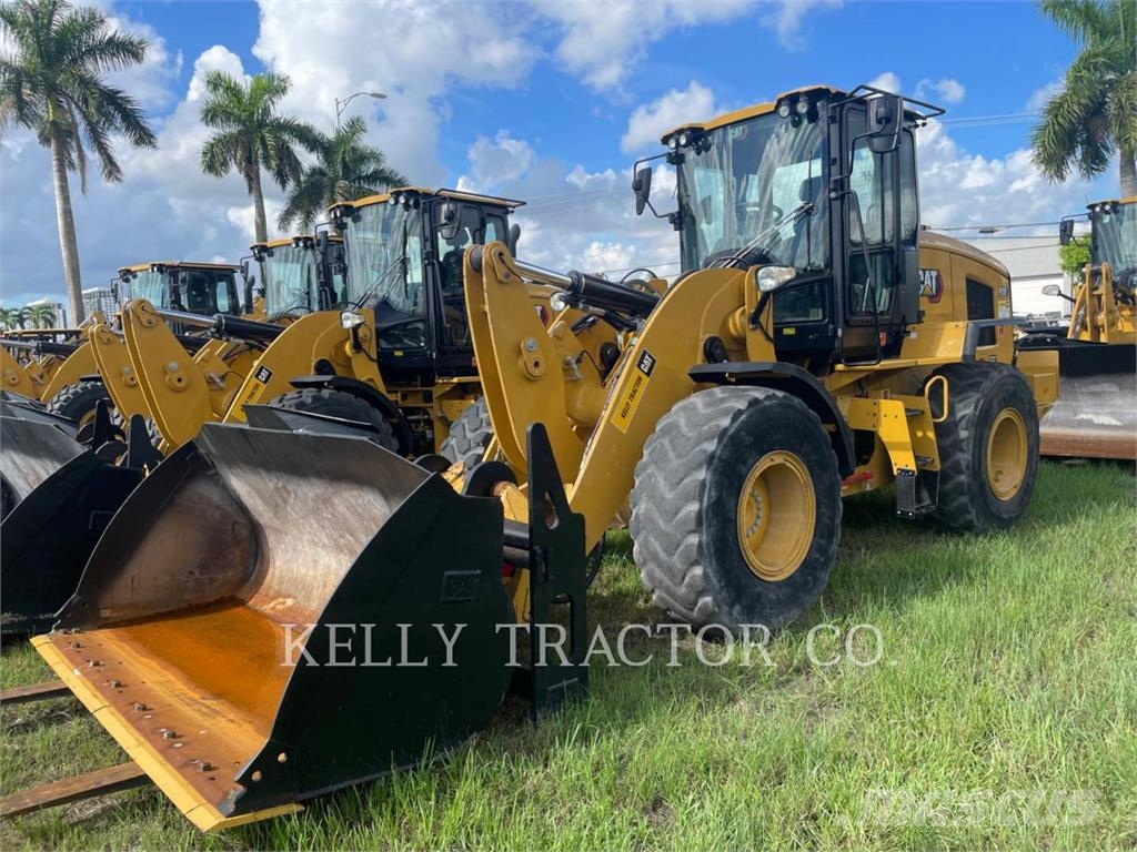 CAT 930-14 Gumikerekes homlokrakodók