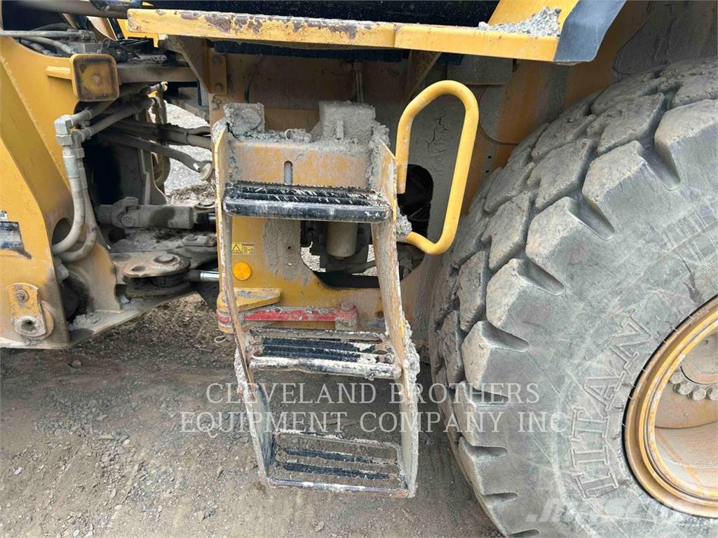 CAT 930K Gumikerekes homlokrakodók