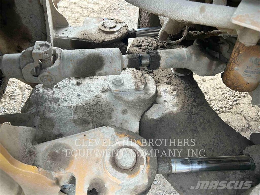 CAT 930K Gumikerekes homlokrakodók