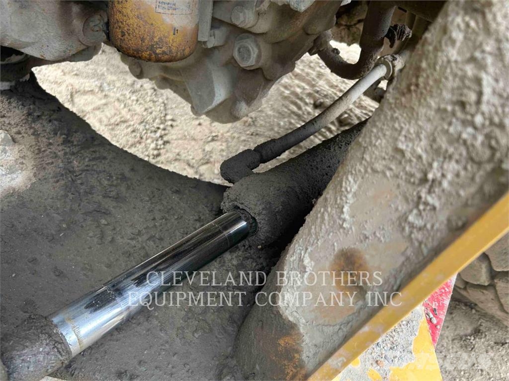 CAT 930K Gumikerekes homlokrakodók