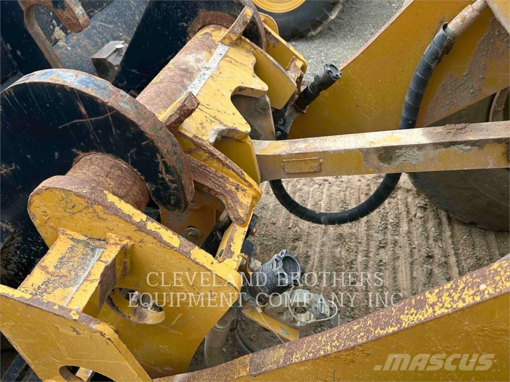 CAT 930K Gumikerekes homlokrakodók