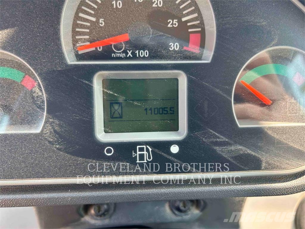 CAT 930K Gumikerekes homlokrakodók