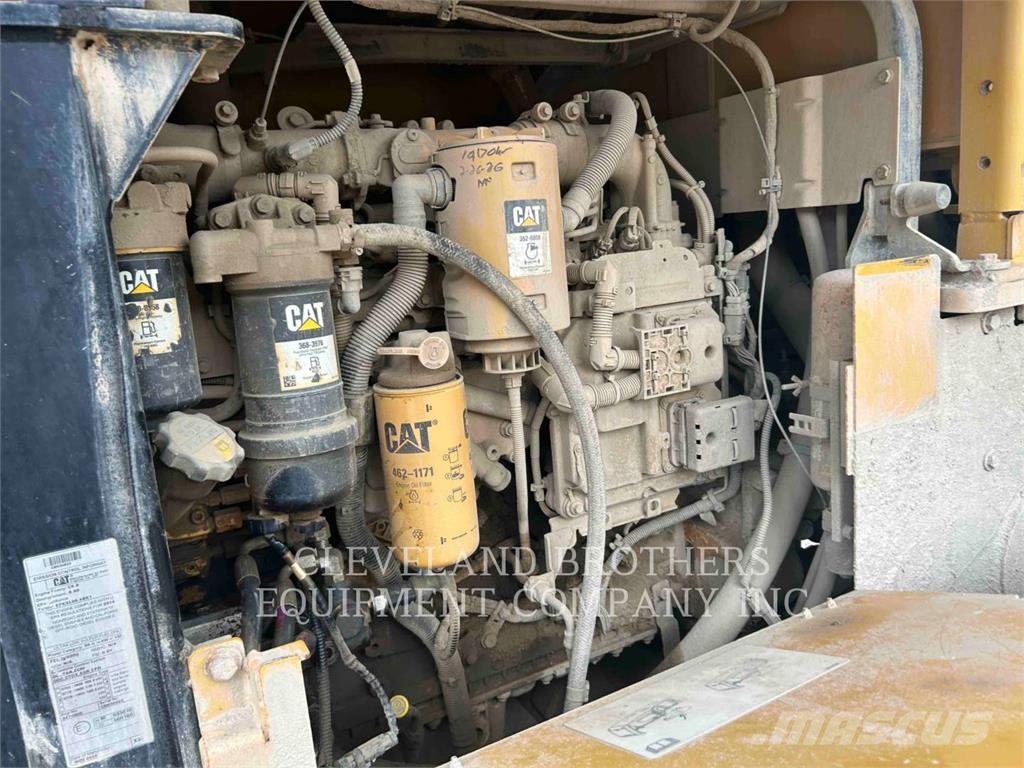 CAT 930K Gumikerekes homlokrakodók