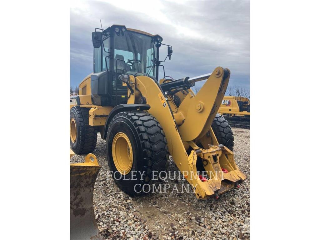 CAT 930M Rataslaadurid