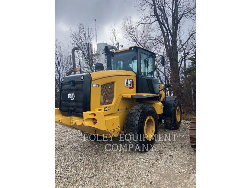 CAT 930M Rataslaadurid