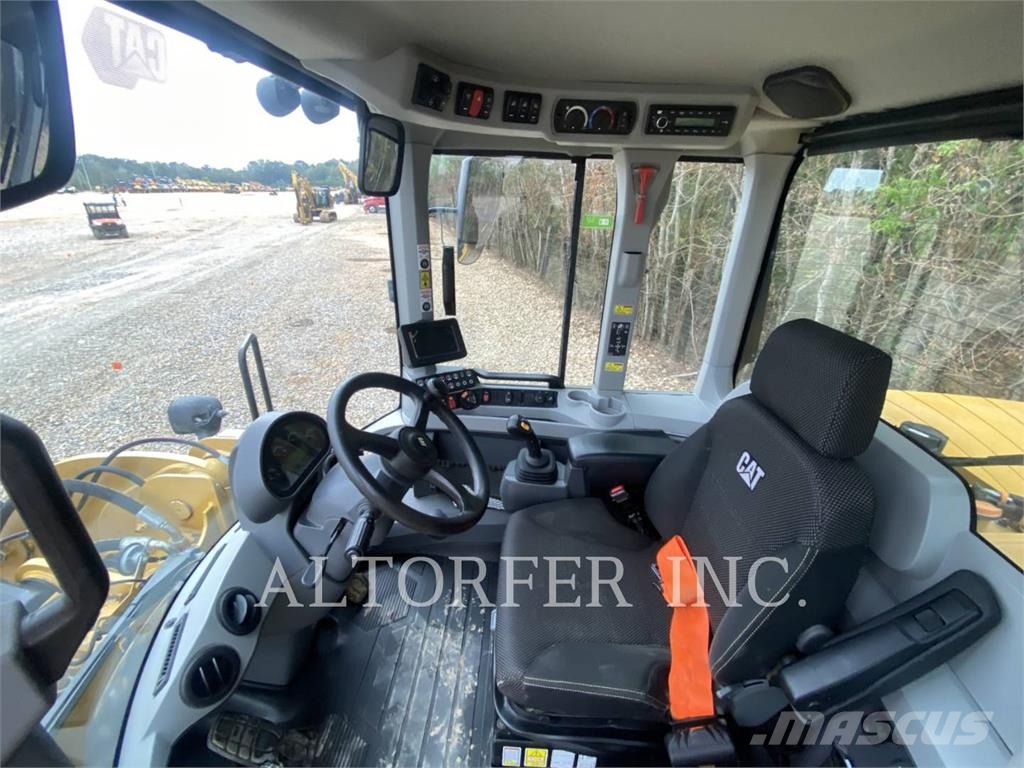 CAT 930M Μπουλντόζες με ερπύστριες