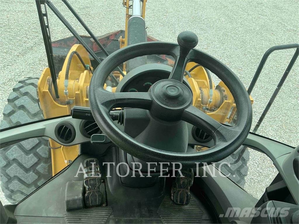 CAT 930M Gumikerekes homlokrakodók