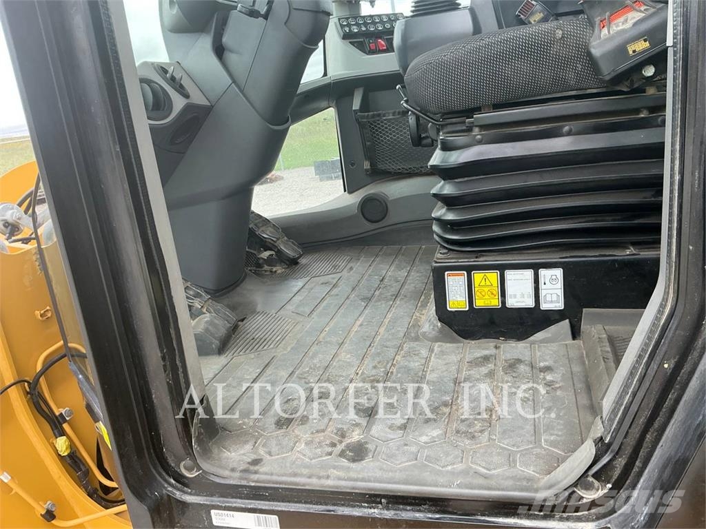 CAT 930M Rataslaadurid