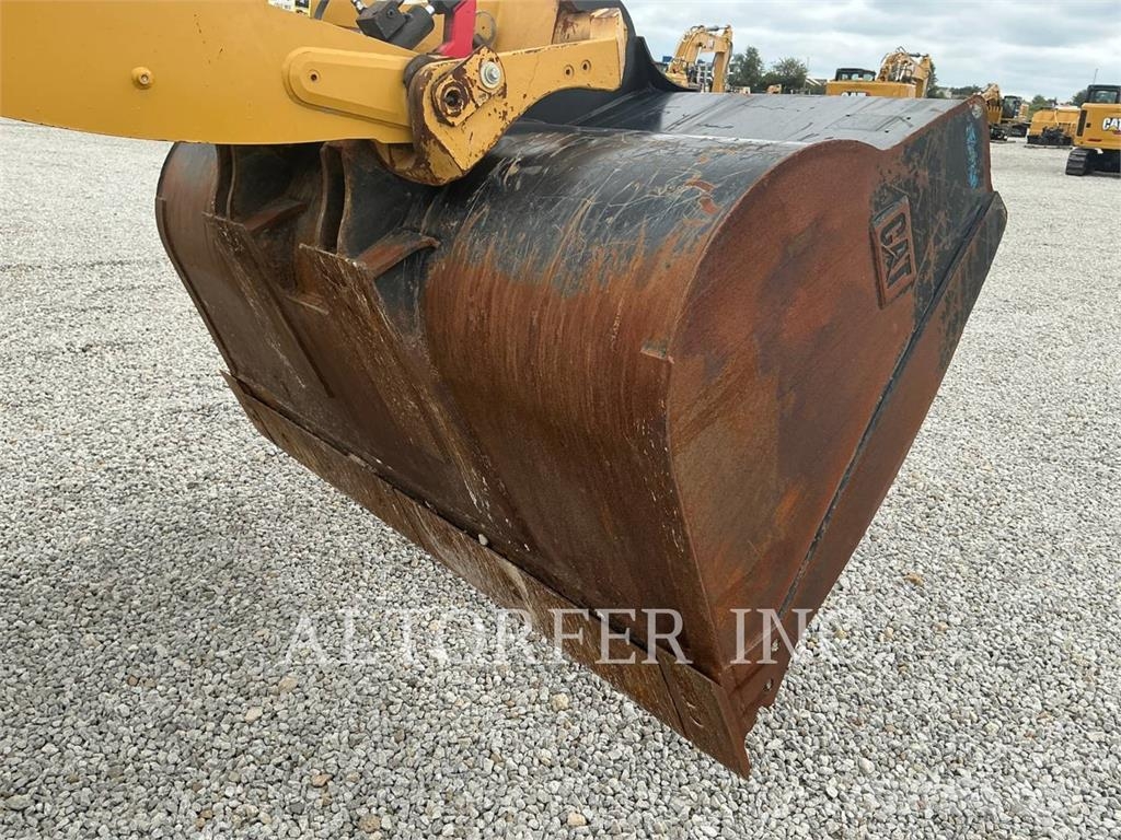 CAT 930M Rataslaadurid