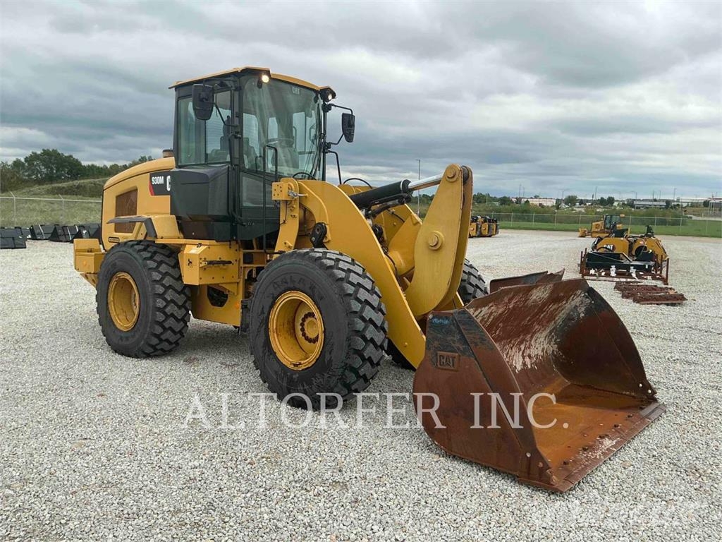 CAT 930M Gumikerekes homlokrakodók