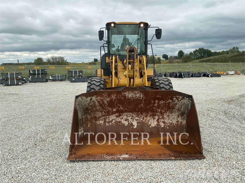 CAT 930M Gumikerekes homlokrakodók