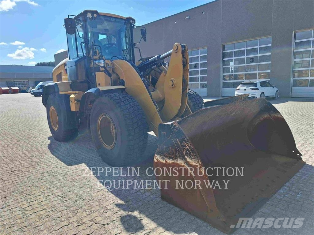 CAT 930M Колесни товарачи