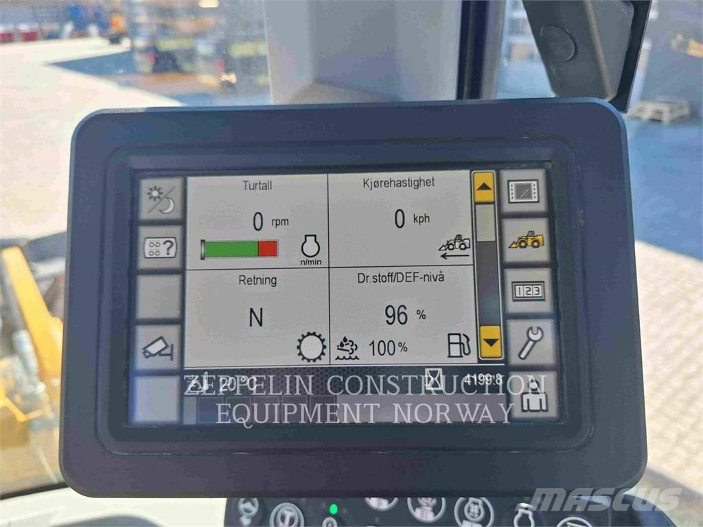 CAT 930M Колесни товарачи