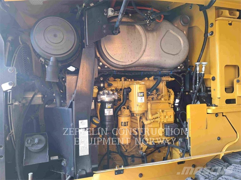 CAT 930M Колесни товарачи