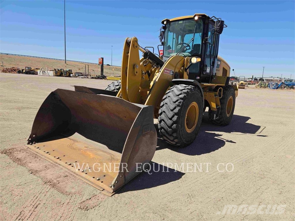 CAT 930M Kolesni nakladalci