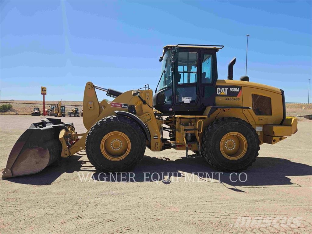 CAT 930M Kolesni nakladalci