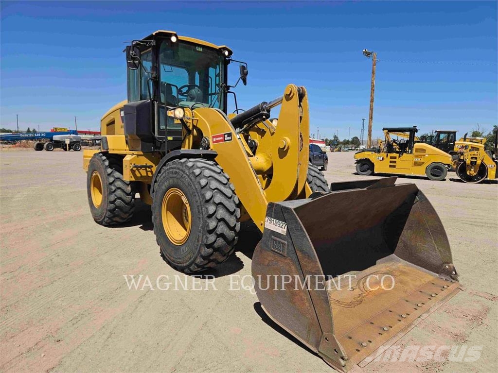 CAT 930M Kolesni nakladalci